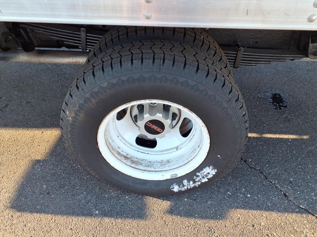 GMC Savana Commercial Cutaway 3500 Van 177" 2022