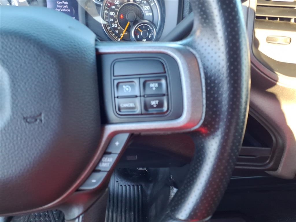 RAM 2500 Tradesman 4x4 Reg Cab 8' Box 2022