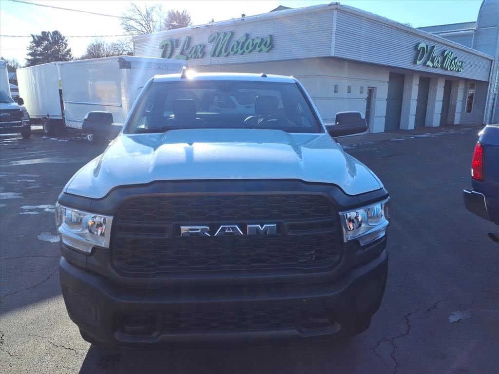 RAM 2500 Tradesman 4x4 Reg Cab 8' Box 2022