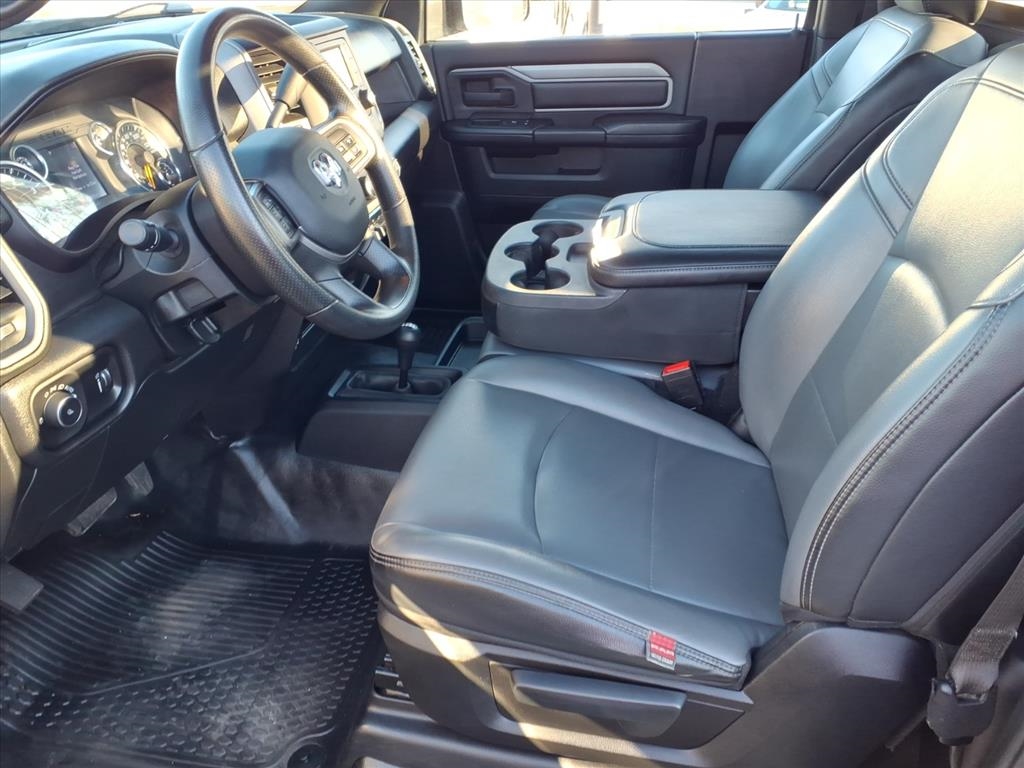 RAM 2500 Tradesman 4x4 Reg Cab 8' Box 2022