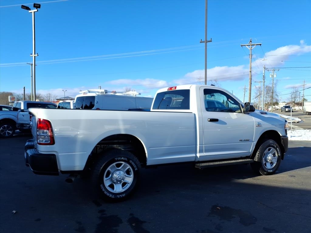 RAM 2500 Tradesman 4x4 Reg Cab 8' Box 2022