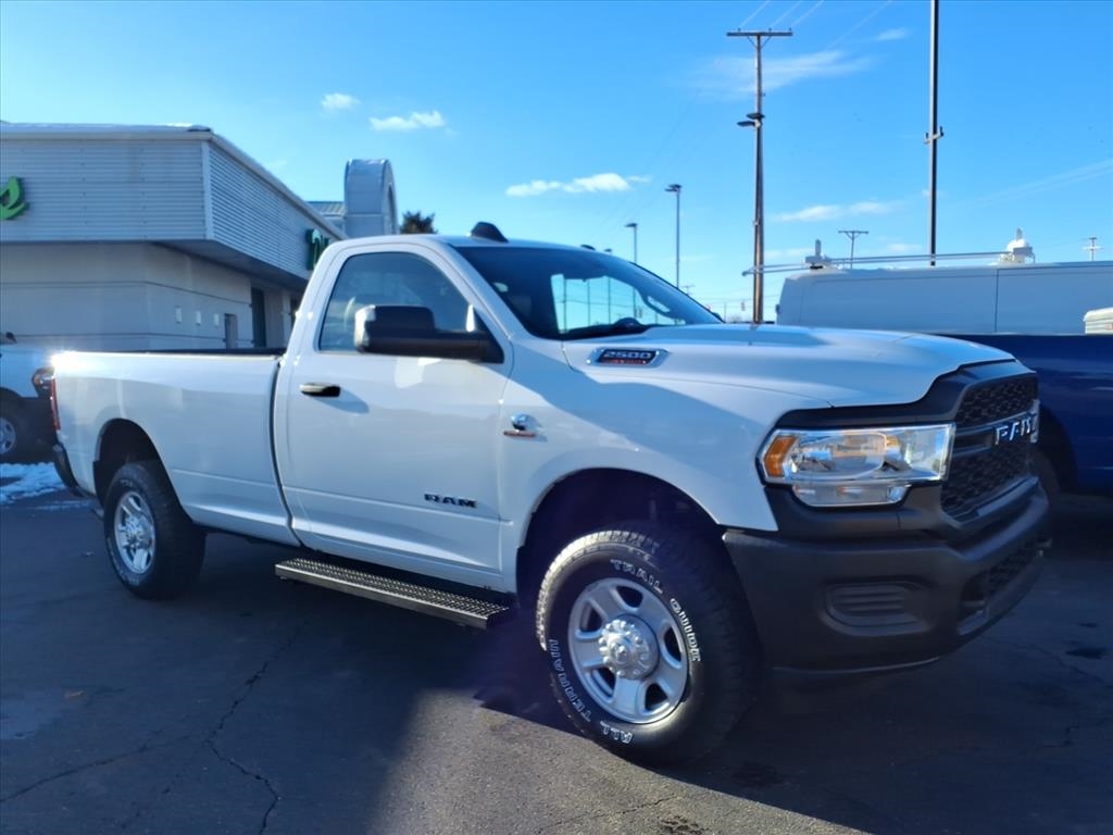 RAM 2500 Tradesman 4x4 Reg Cab 8' Box 2022