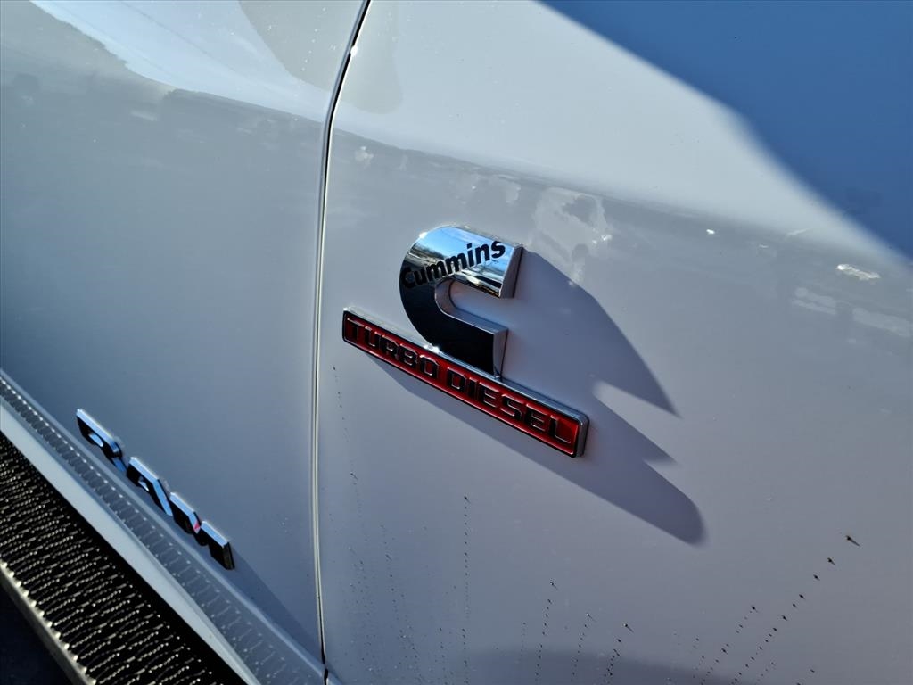 RAM 2500 Tradesman 4x4 Reg Cab 8' Box 2022