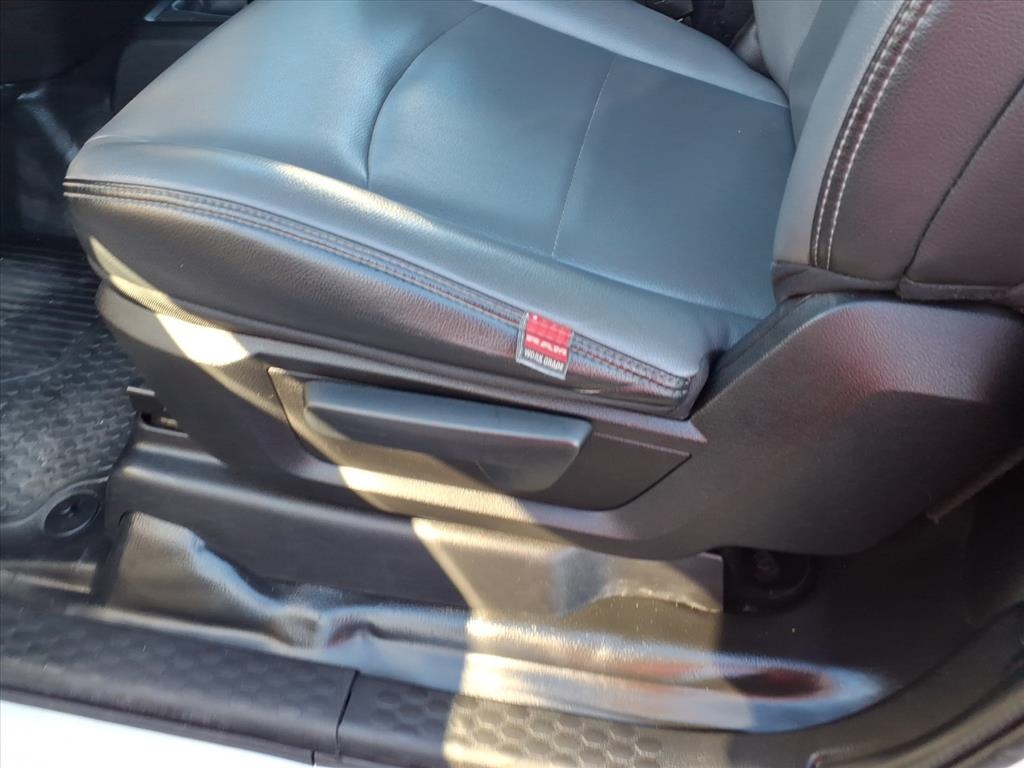 RAM 2500 Tradesman 4x4 Reg Cab 8' Box 2022