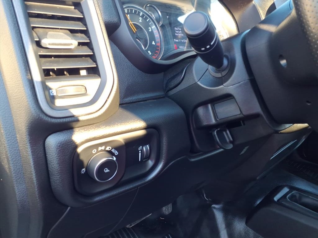 RAM 2500 Tradesman 4x4 Reg Cab 8' Box 2022