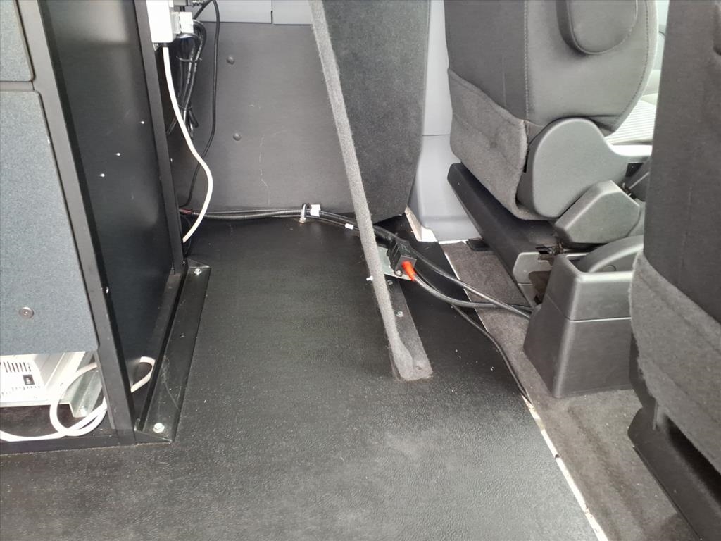 Ford Transit Passenger Wagon T-150 130" Med Roof XL Sliding RH Dr 2019