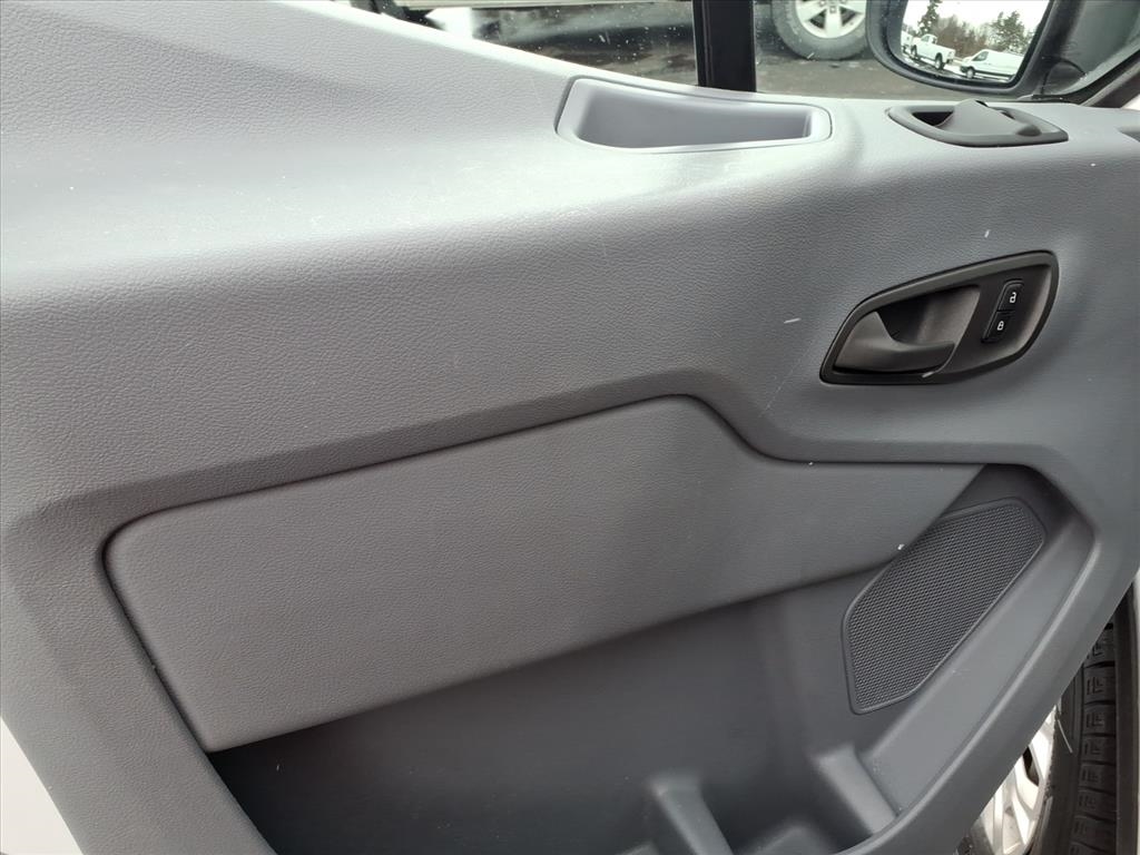 Ford Transit Passenger Wagon T-150 130" Med Roof XL Sliding RH Dr 2019