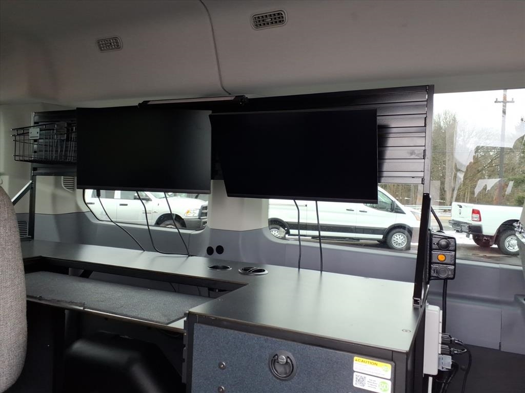 Ford Transit Passenger Wagon T-150 130" Med Roof XL Sliding RH Dr 2019