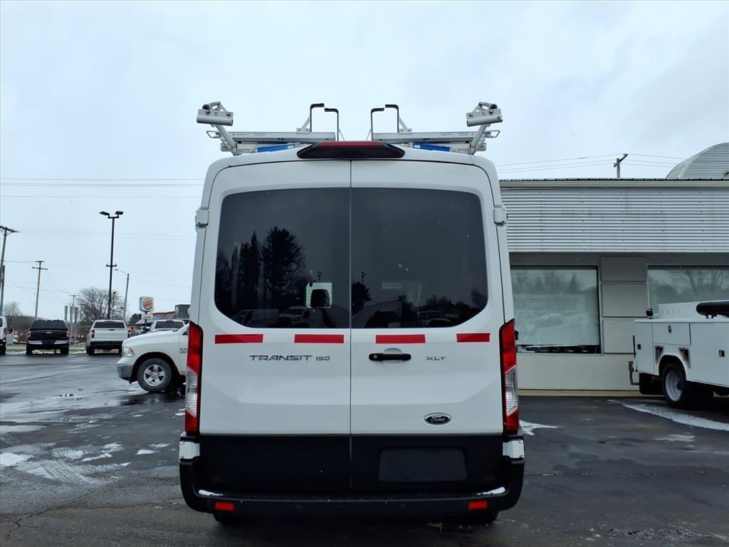 Ford Transit Passenger Wagon T-150 130" Med Roof XL Sliding RH Dr 2019