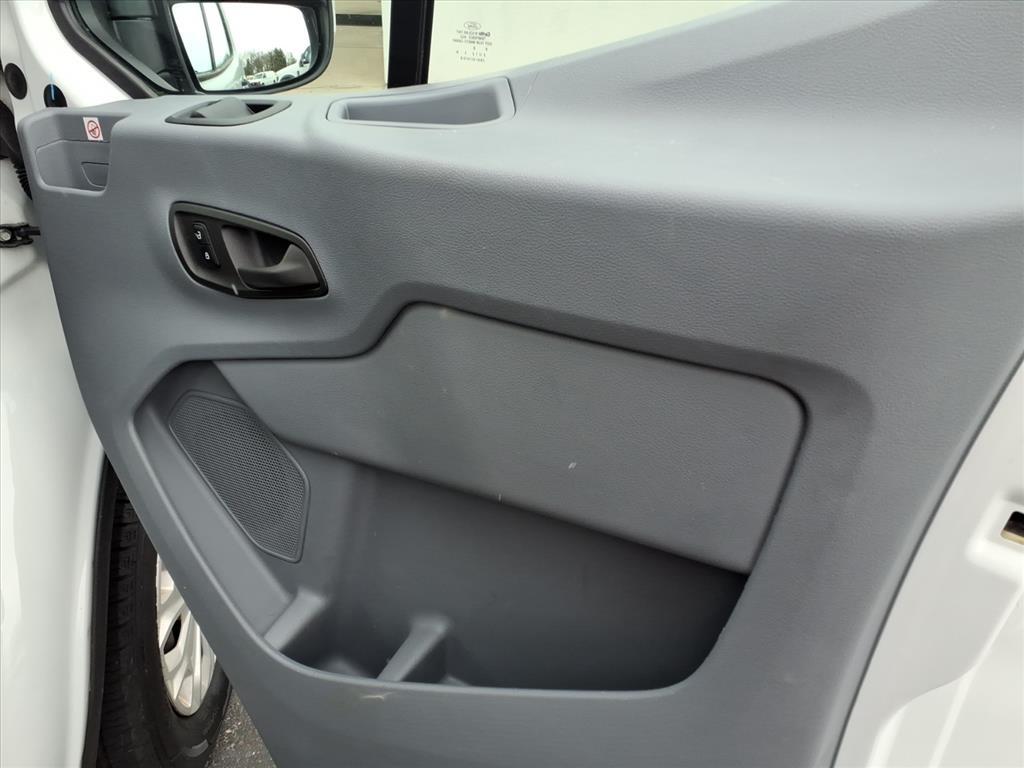 Ford Transit Passenger Wagon T-150 130" Med Roof XL Sliding RH Dr 2019