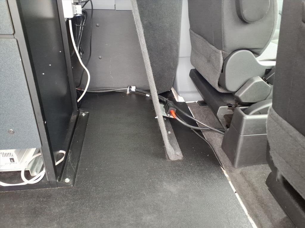 Ford Transit Passenger Wagon T-150 130" Med Roof XL Sliding RH Dr 2019