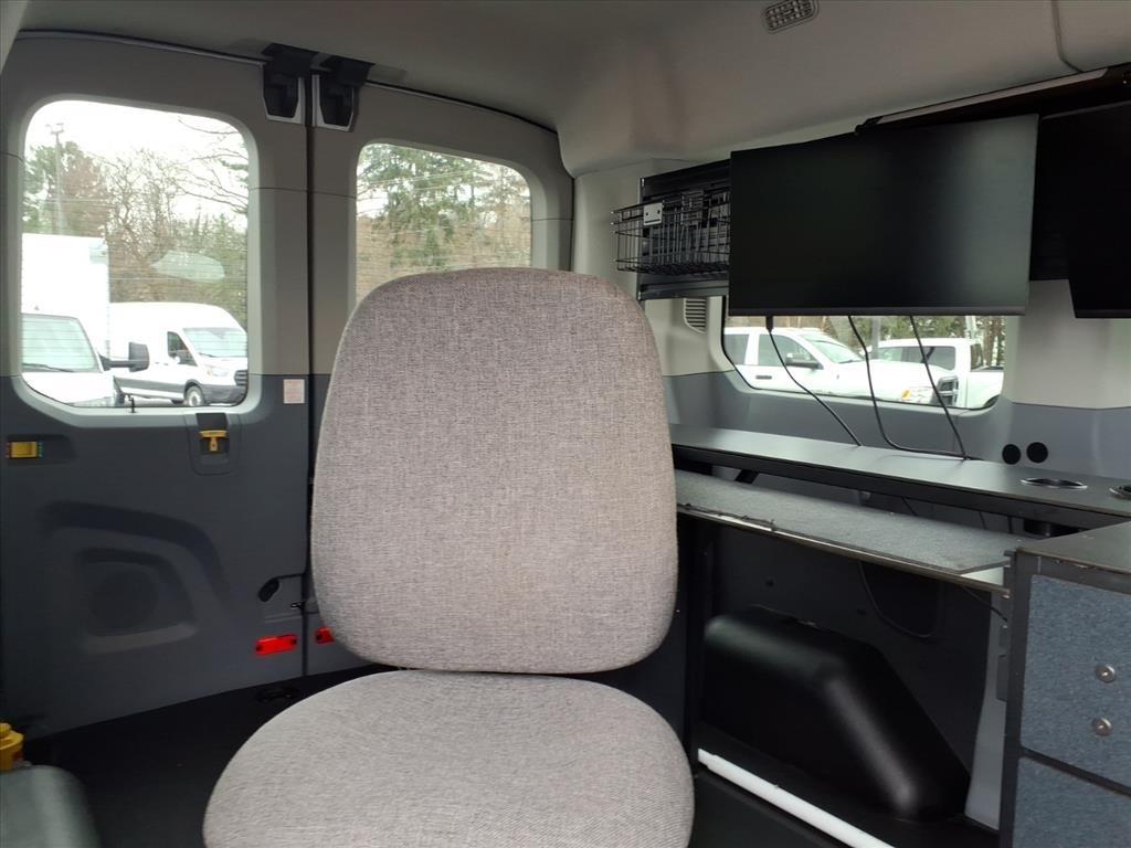 Ford Transit Passenger Wagon T-150 130" Med Roof XL Sliding RH Dr 2019