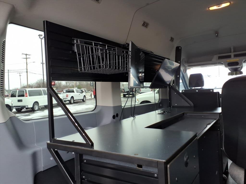 Ford Transit Passenger Wagon T-150 130" Med Roof XL Sliding RH Dr 2019