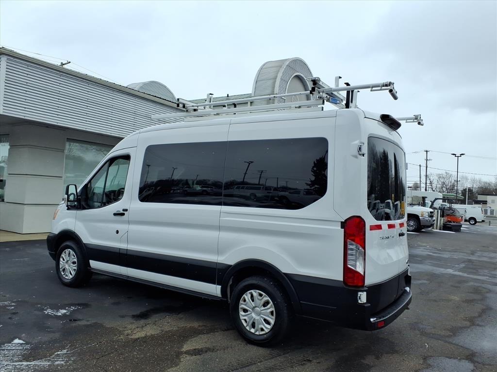 Ford Transit Passenger Wagon T-150 130" Med Roof XL Sliding RH Dr 2019