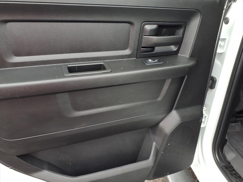 RAM 2500 Tradesman 4x4 Crew Cab 6'4" Box 2023