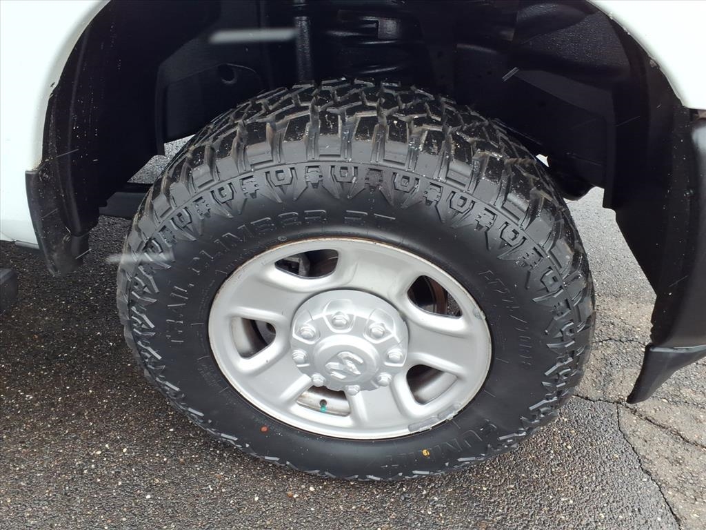 RAM 2500 Tradesman 4x4 Crew Cab 6'4" Box 2023