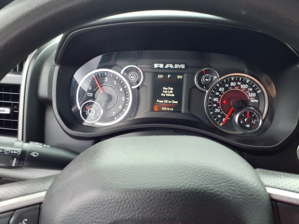 RAM 2500 Tradesman 4x4 Crew Cab 6'4" Box 2023