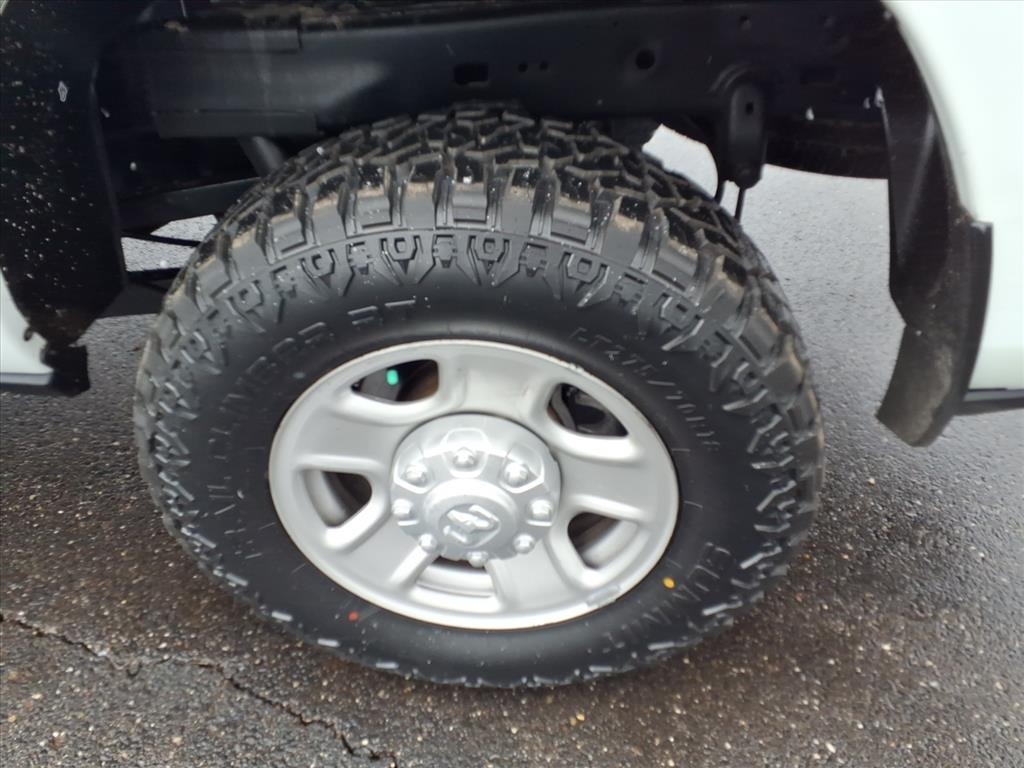 RAM 2500 Tradesman 4x4 Crew Cab 6'4" Box 2023