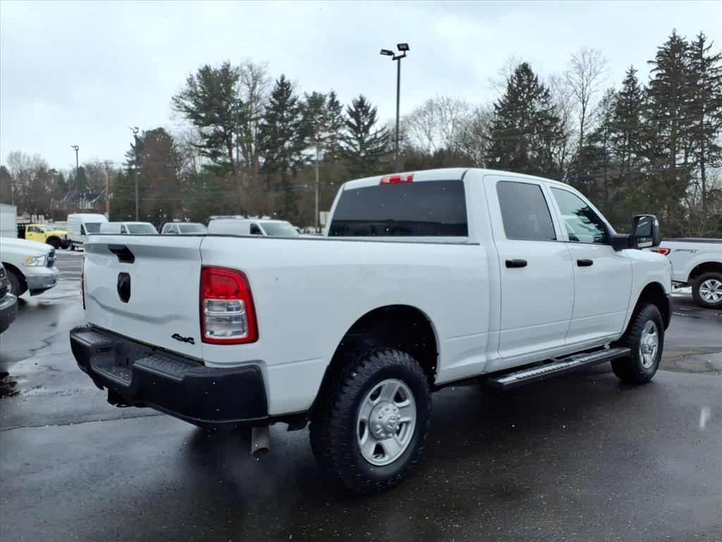 RAM 2500 Tradesman 4x4 Crew Cab 6'4" Box 2023