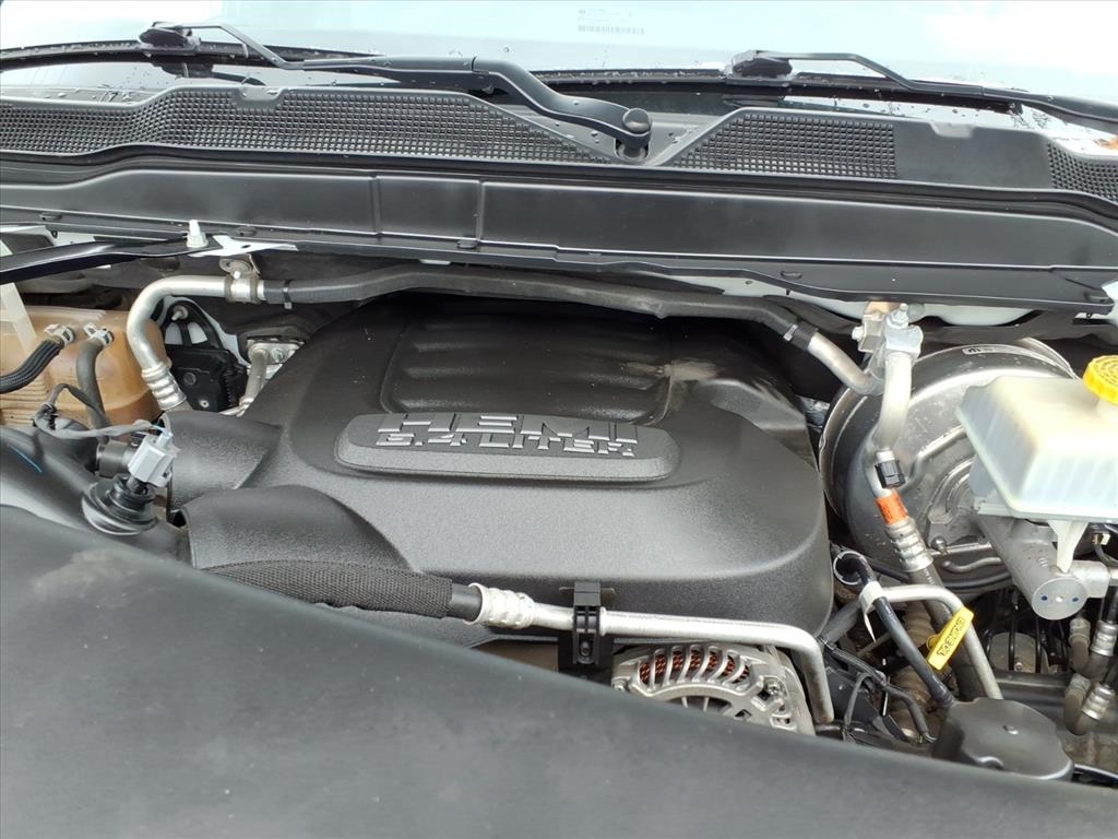 RAM 2500 Tradesman 4x4 Crew Cab 6'4" Box 2023