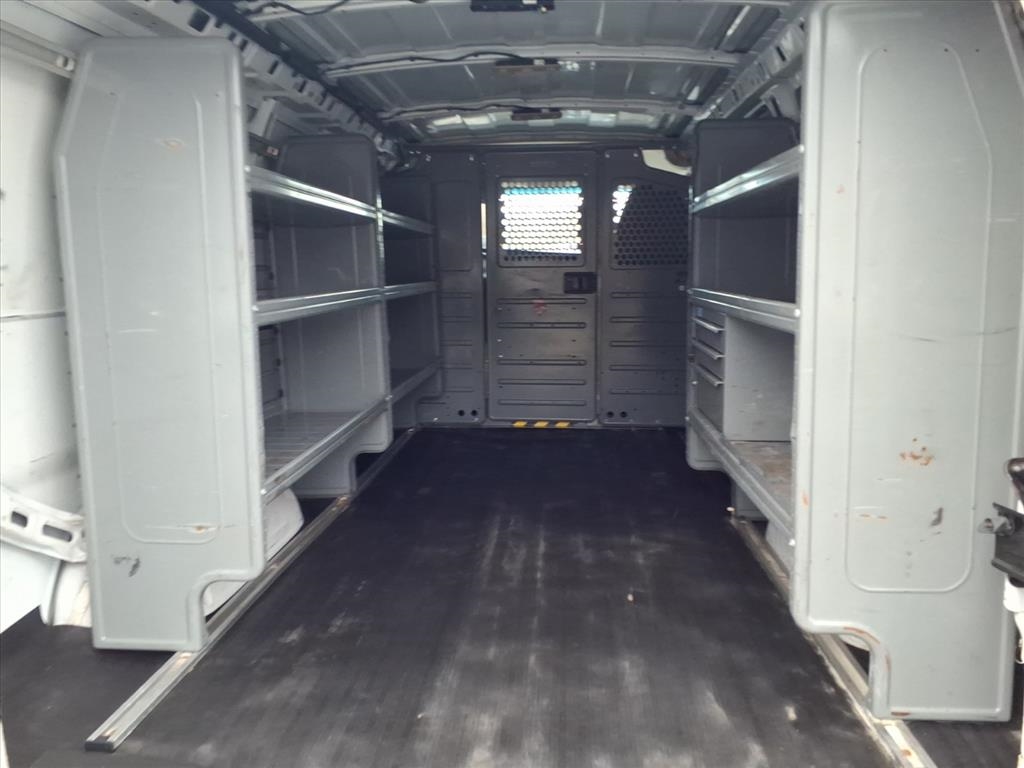 GMC Savana Cargo Van RWD 2500 135" 2015