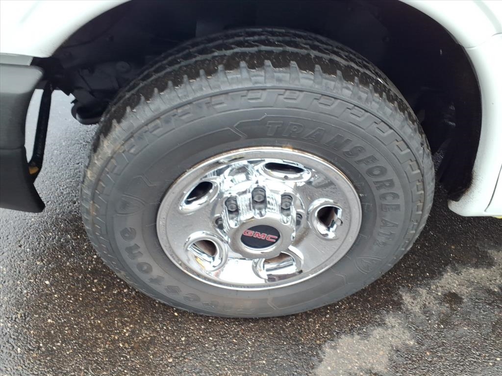 GMC Savana Cargo Van RWD 2500 135" 2015