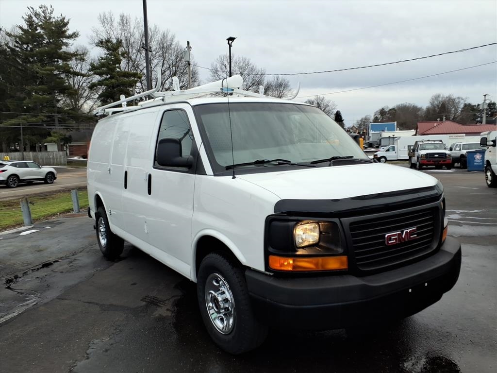 GMC Savana Cargo Van RWD 2500 135" 2015