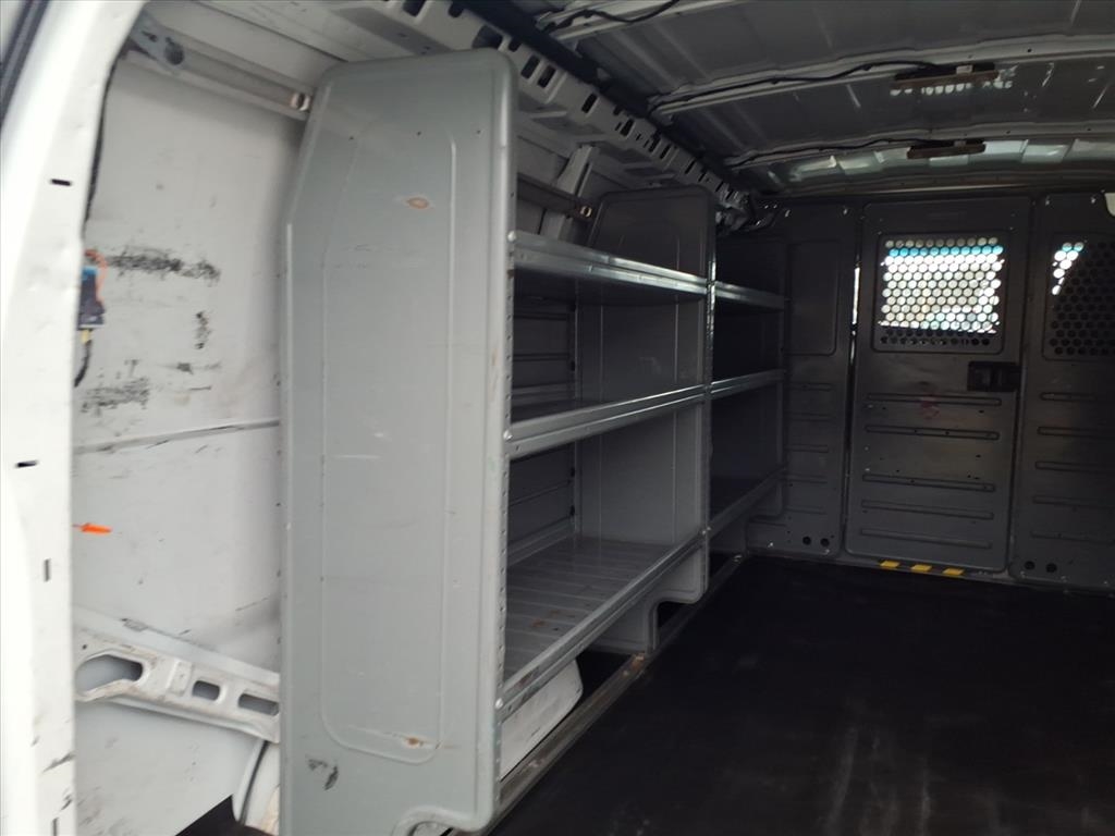 GMC Savana Cargo Van RWD 2500 135" 2015