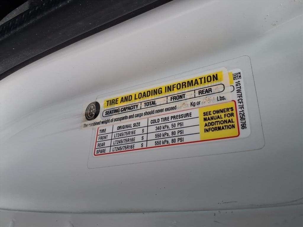 GMC Savana Cargo Van RWD 2500 135" 2015