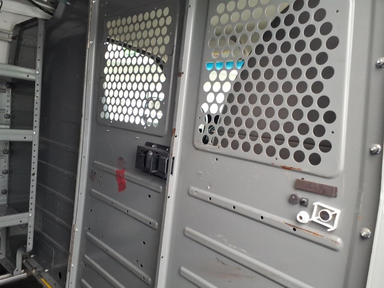 GMC Savana Cargo Van RWD 2500 135" 2015