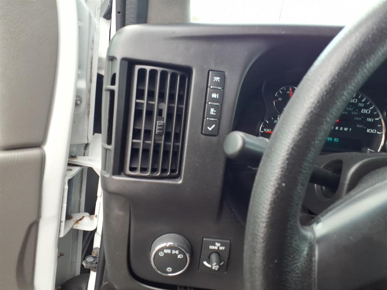 GMC Savana Cargo Van RWD 2500 135" 2015