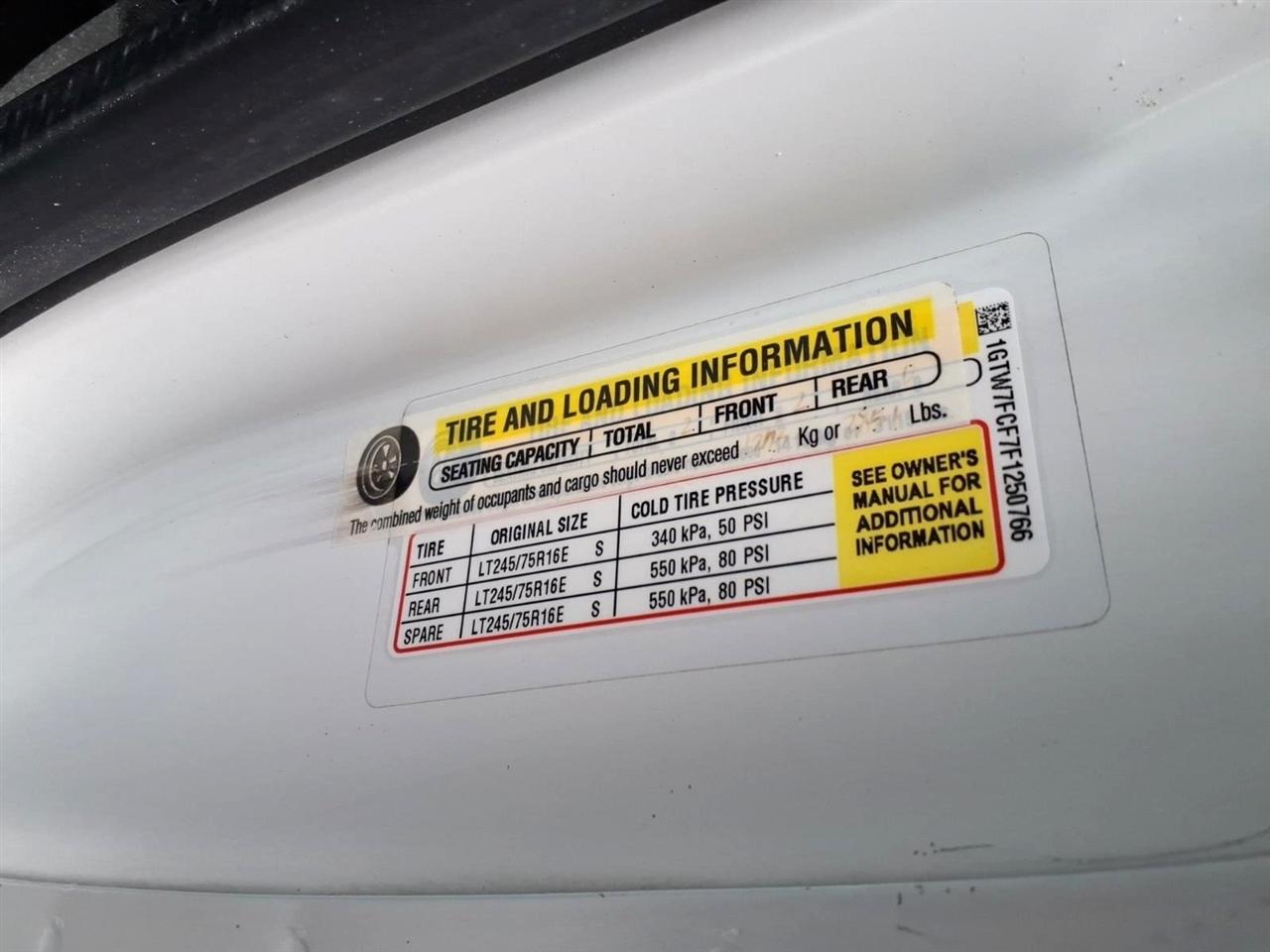 GMC Savana Cargo Van RWD 2500 135" 2015