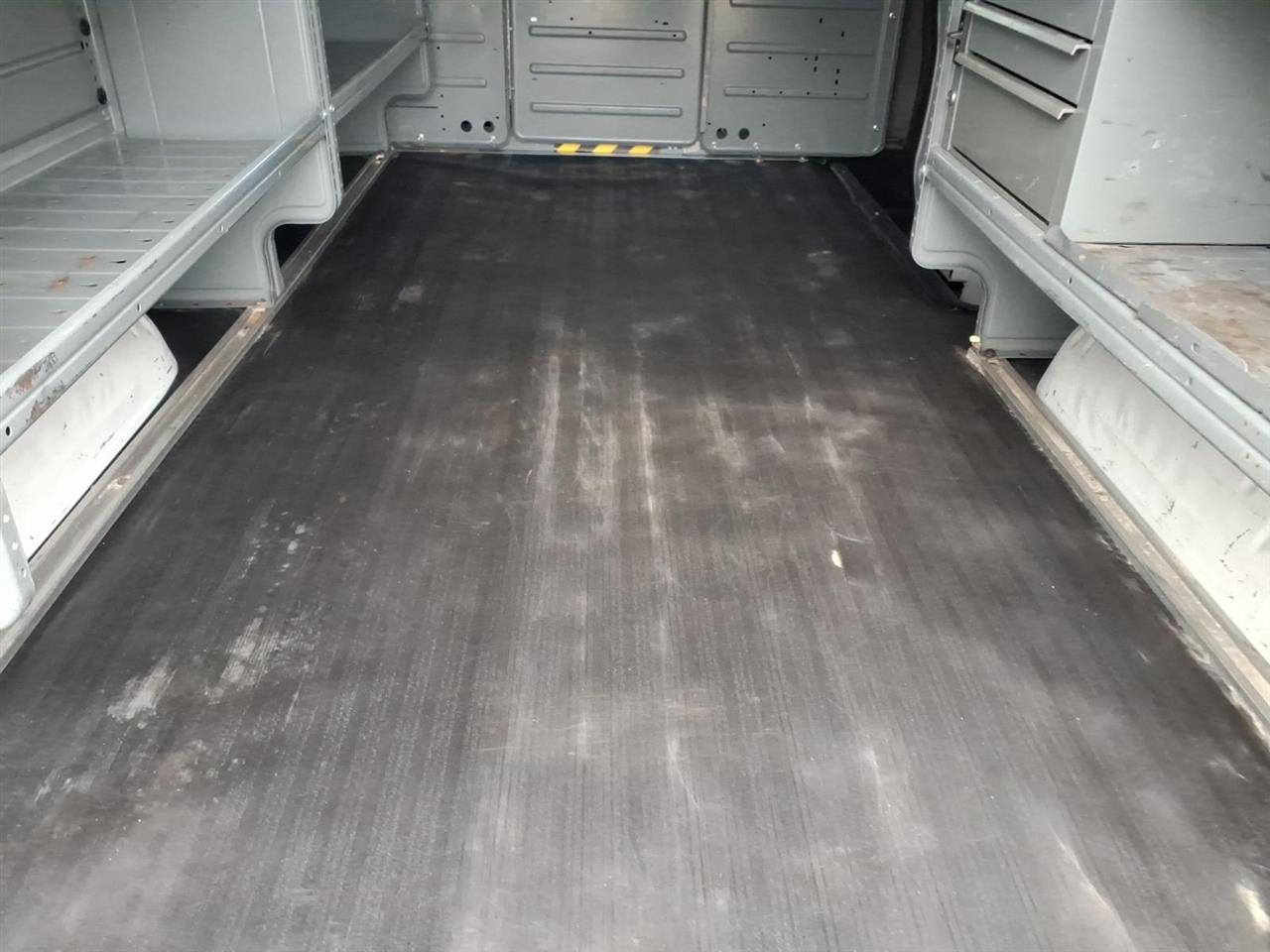 GMC Savana Cargo Van RWD 2500 135" 2015