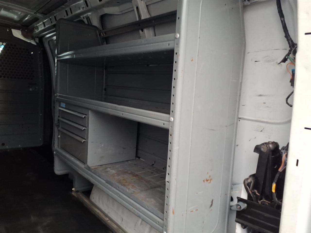 GMC Savana Cargo Van RWD 2500 135" 2015