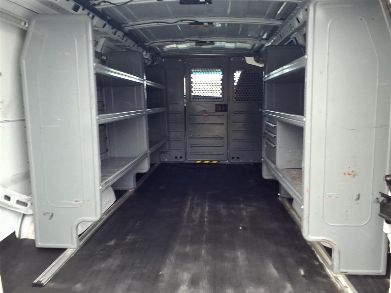 GMC Savana Cargo Van RWD 2500 135" 2015