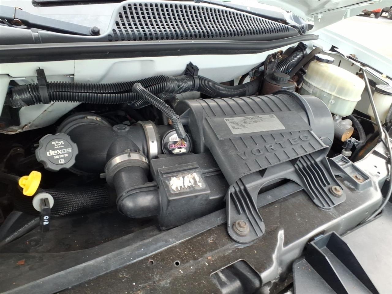 GMC Savana Cargo Van RWD 2500 135" 2015