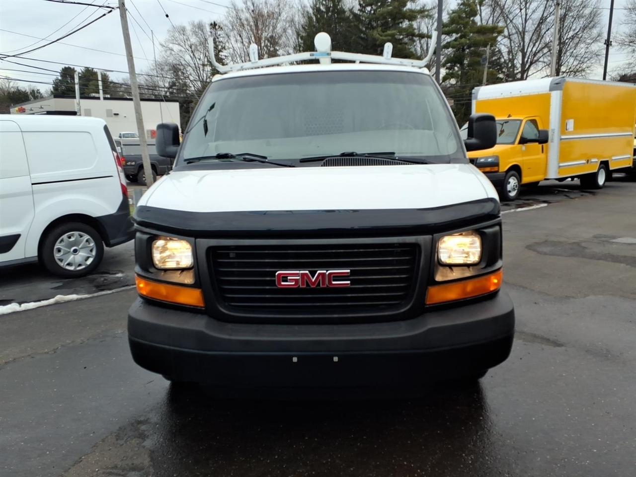 GMC Savana Cargo Van RWD 2500 135" 2015