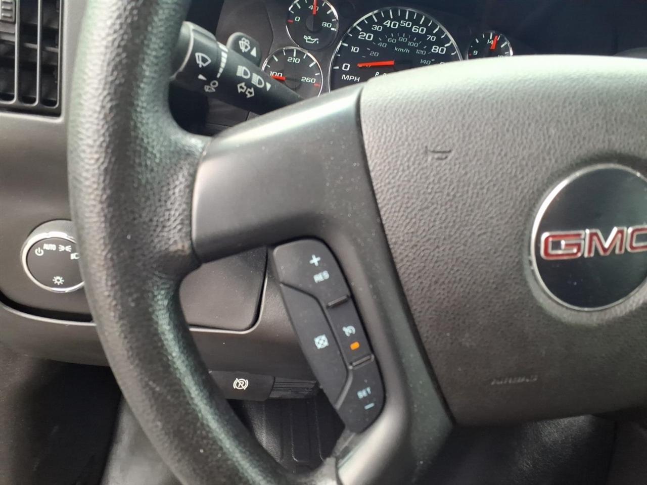 GMC Savana Cargo Van RWD 2500 135" 2015