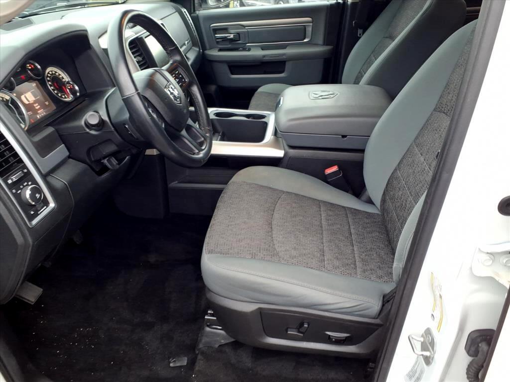 RAM 1500 4WD Crew Cab 140.5" Big Horn 2016