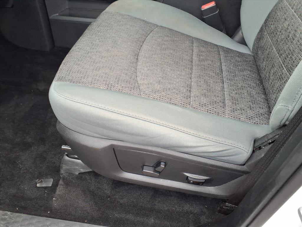 RAM 1500 4WD Crew Cab 140.5" Big Horn 2016