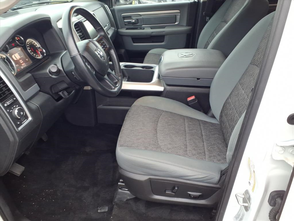 RAM 1500 4WD Crew Cab 140.5" Big Horn 2016