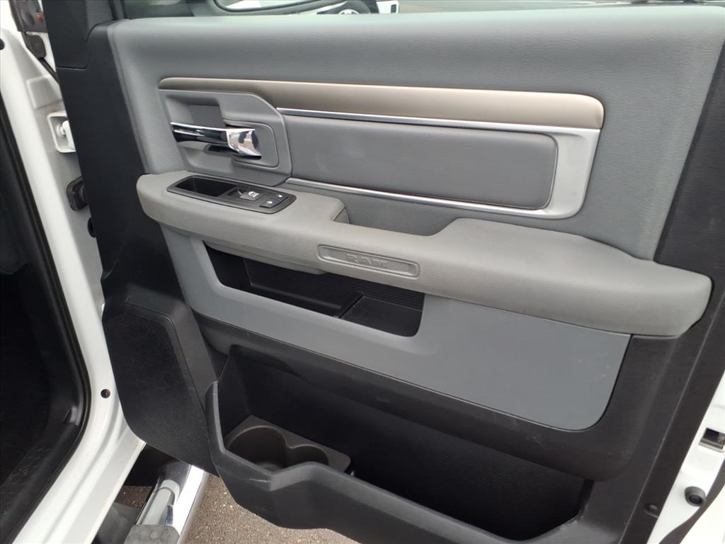 RAM 1500 4WD Crew Cab 140.5" Big Horn 2016