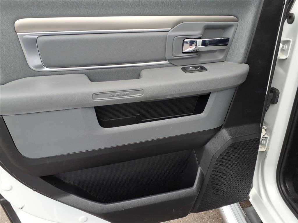 RAM 1500 4WD Crew Cab 140.5" Big Horn 2016