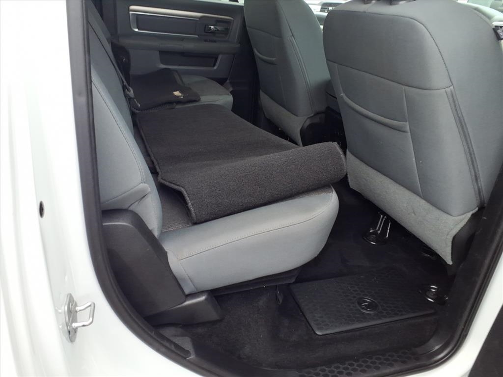 RAM 1500 4WD Crew Cab 140.5" Big Horn 2016