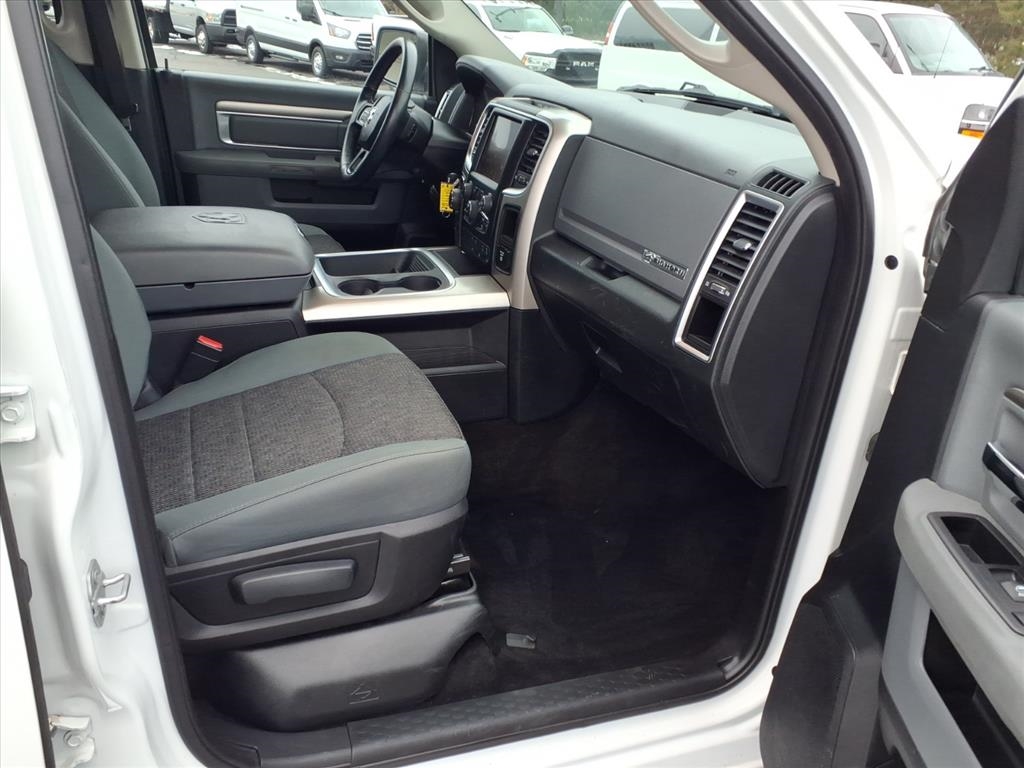 RAM 1500 4WD Crew Cab 140.5" Big Horn 2016