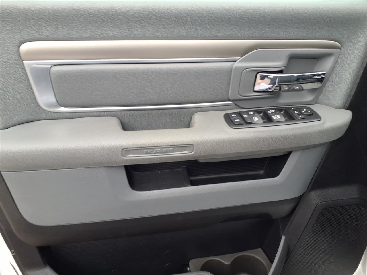 RAM 1500 4WD Crew Cab 140.5" Big Horn 2016