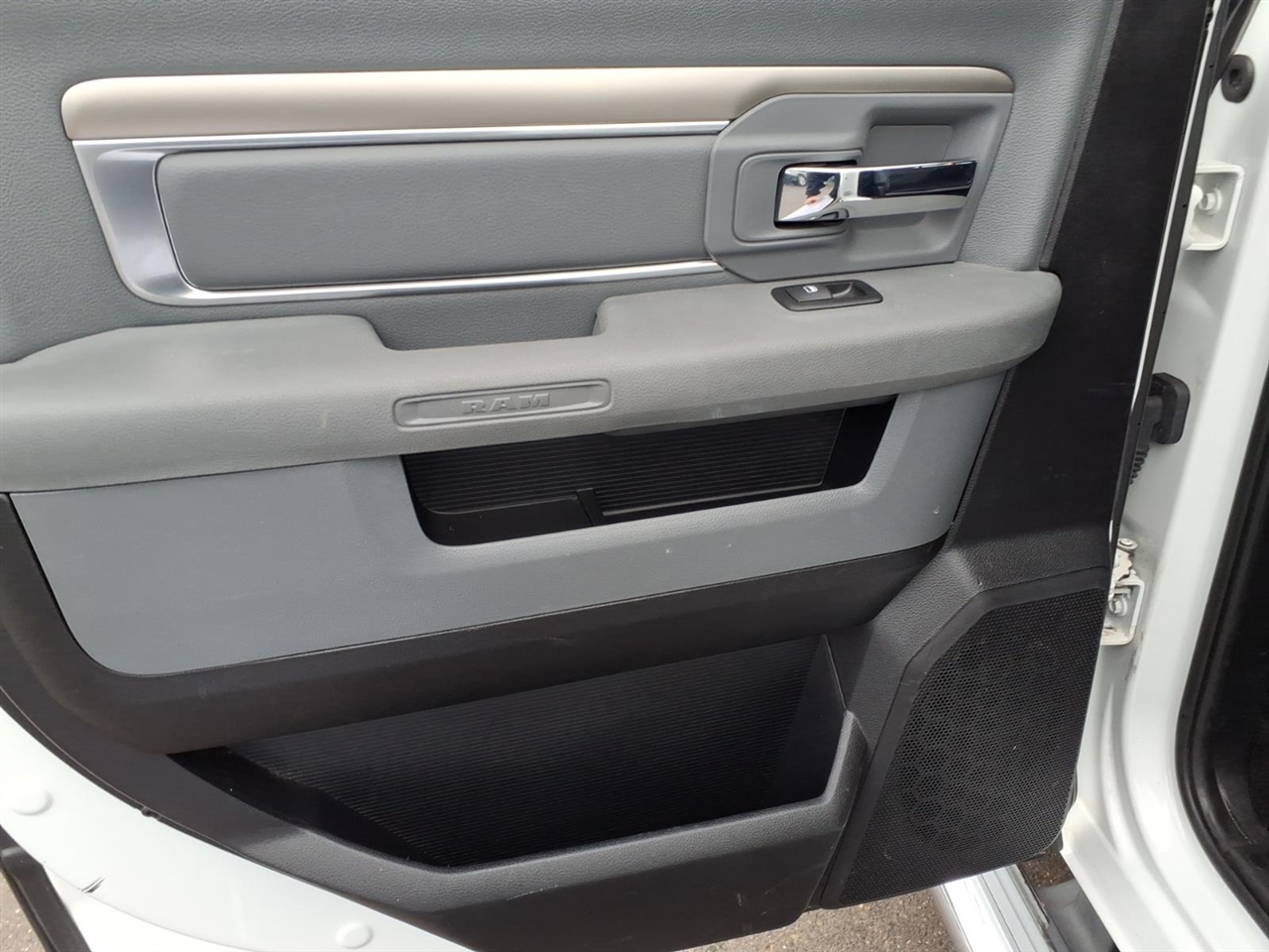 RAM 1500 4WD Crew Cab 140.5" Big Horn 2016