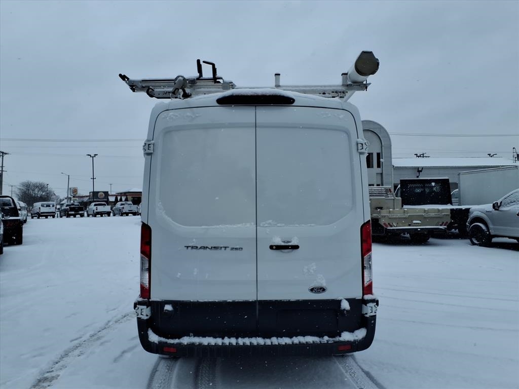 Ford Transit Van T-250 148" Med Rf 9000 GVWR Sliding RH Dr 2018