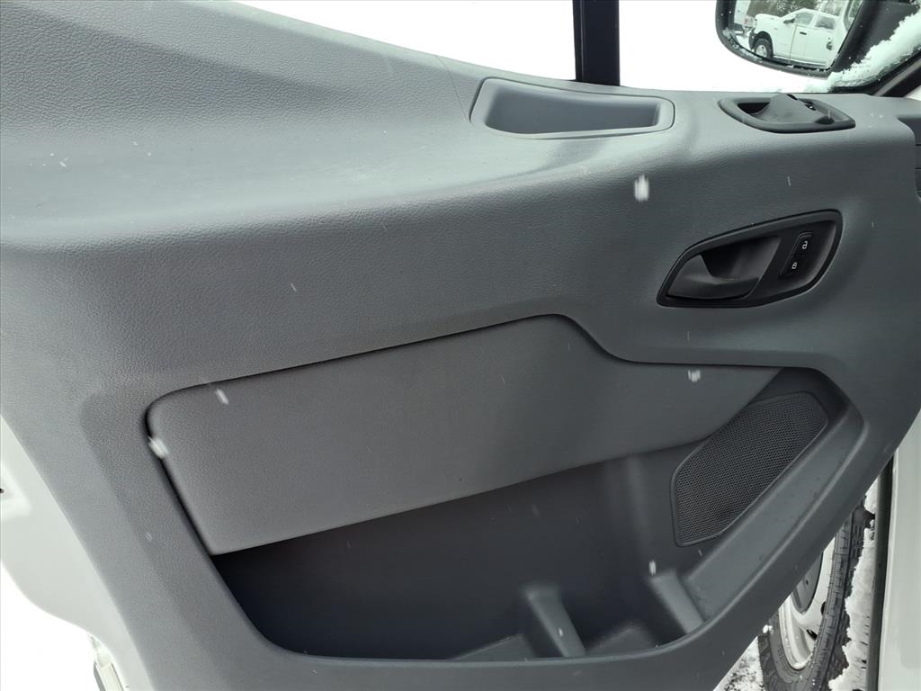 Ford Transit Van T-250 148" Med Rf 9000 GVWR Sliding RH Dr 2018