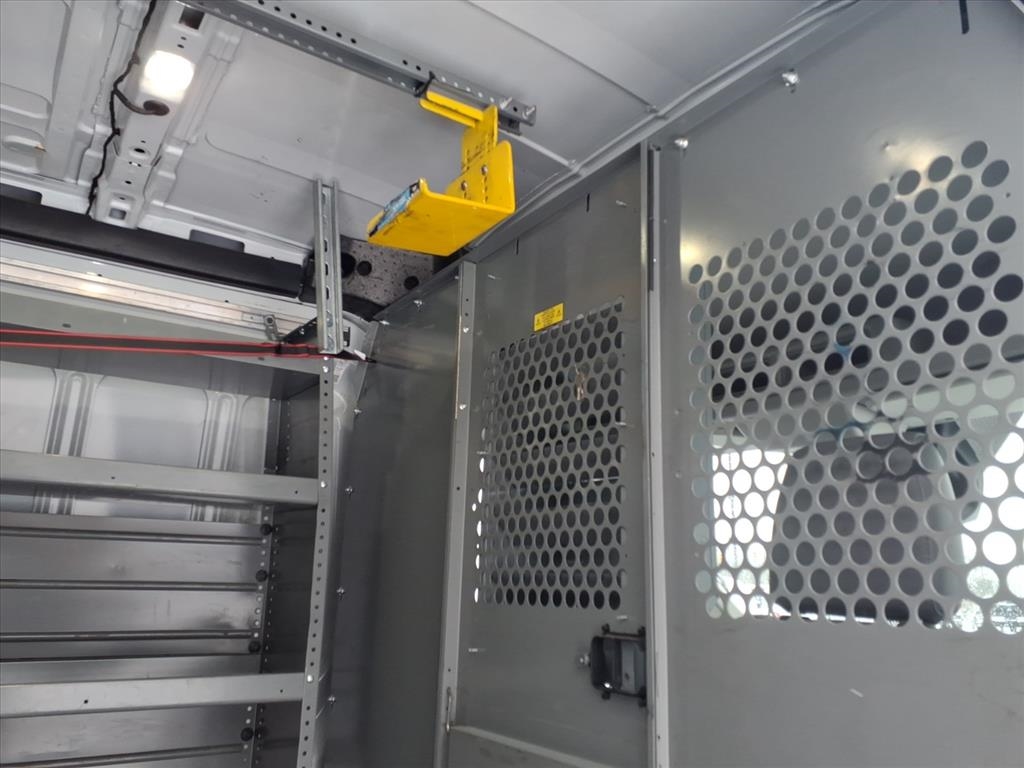 Ford Transit Van T-250 148" Med Rf 9000 GVWR Sliding RH Dr 2018